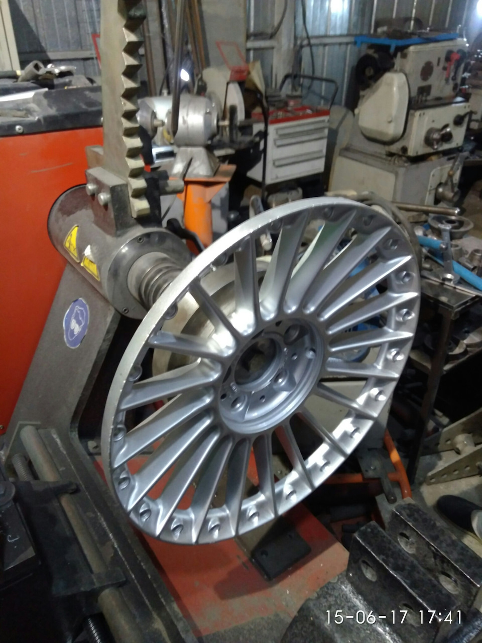 Фото в бортжурнале BMW 5 series (E28)