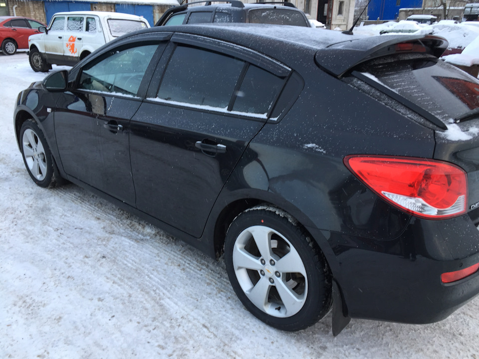 Chevrolet Cruz 2013 хэтчбек черный