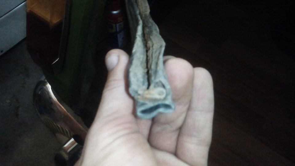 уплотнитель двери багажника ваз 2104 длина