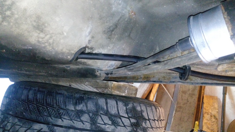 Замена тросика ручного тормоза. — Volvo 850, 2,3 л, 1995 года | своими ...