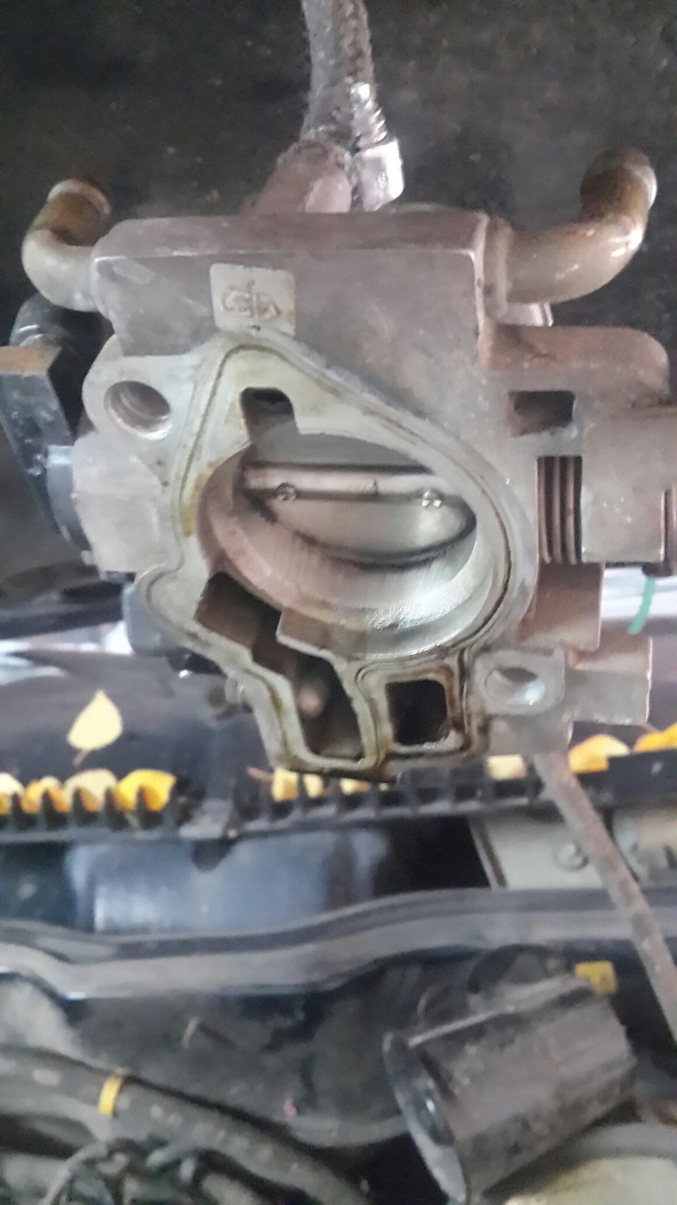 Замена сетки маслоотделителя — Lada 2114, 1,6 л, 2007 года | визит на ...