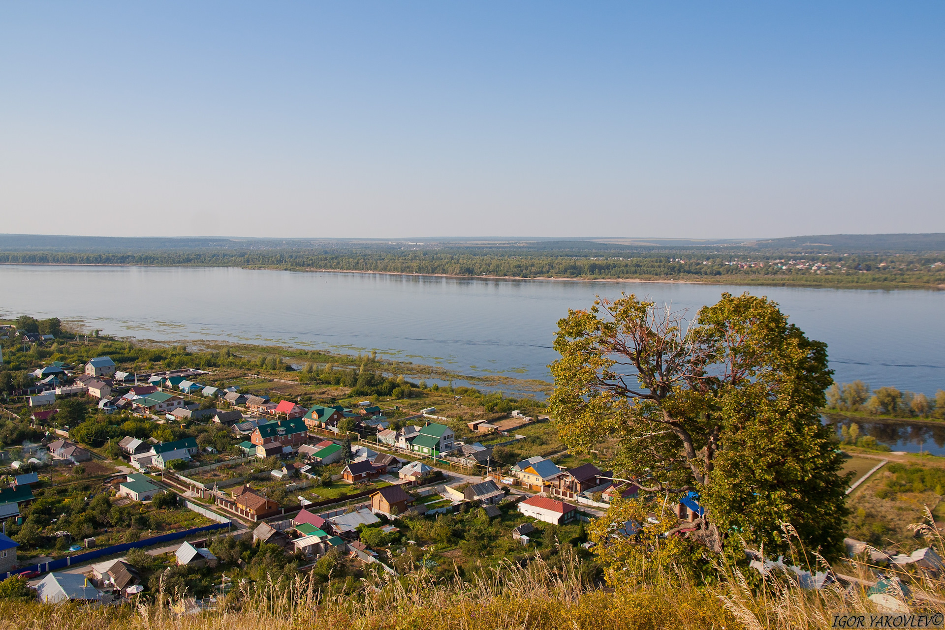 Село на берегу волги. Ретро фото Самарской Луки.