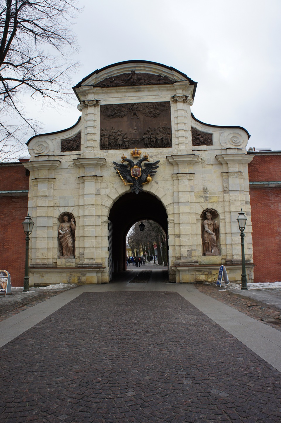 Петровские ворота петропавловской крепости