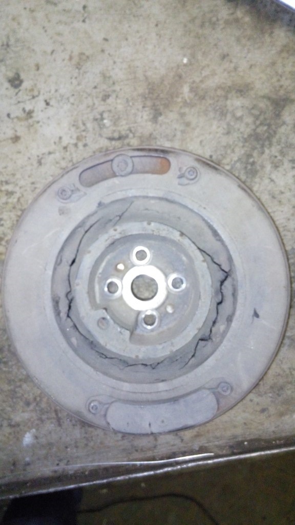 Поменял шкив коленвала, такого ужаса мастер давно не видал ...