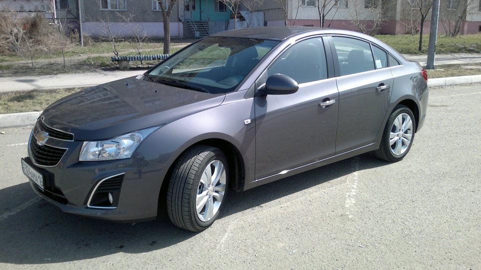 Chevrolet Cruze серый металлик