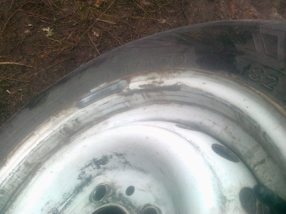 раскатали штамповку после удара о бордюр у \"Окея\" — Lada 21061, 1,5 л ...