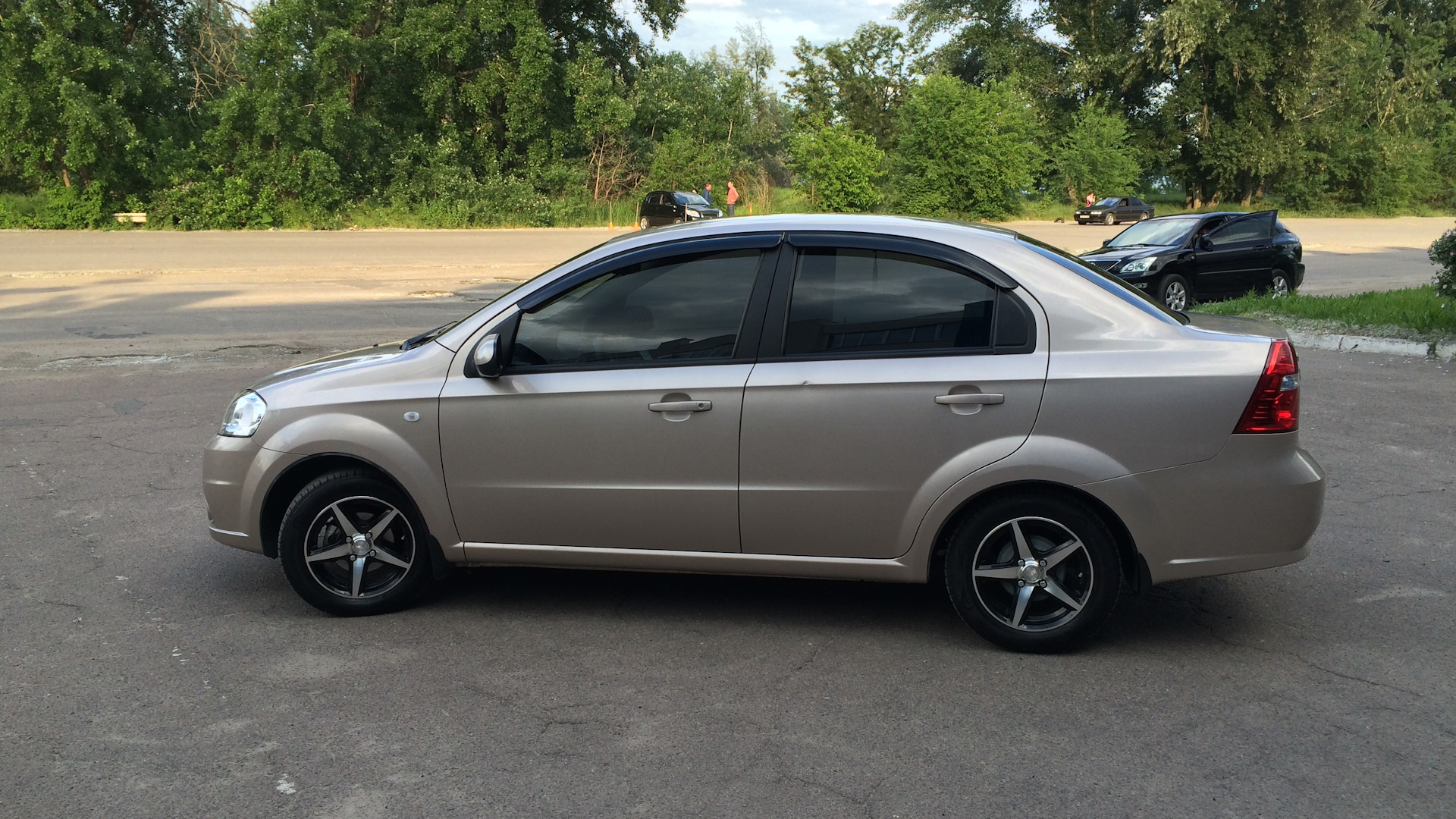 Chevrolet Aveo Sedan (1G) 1.6 бензиновый 2008 | Т250 LT 1.6 Executive на  DRIVE2