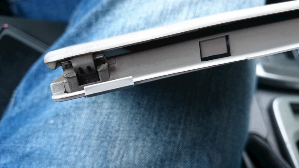 Замена зеркала в солнцезащитном козырьке. — Volvo V50, 2,4 л, 2008 года ...