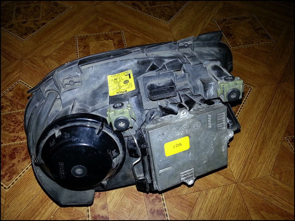 Левая ОЕМ-ксенон фара — Volkswagen Golf Mk4, 1,6 л, 2000 года ...