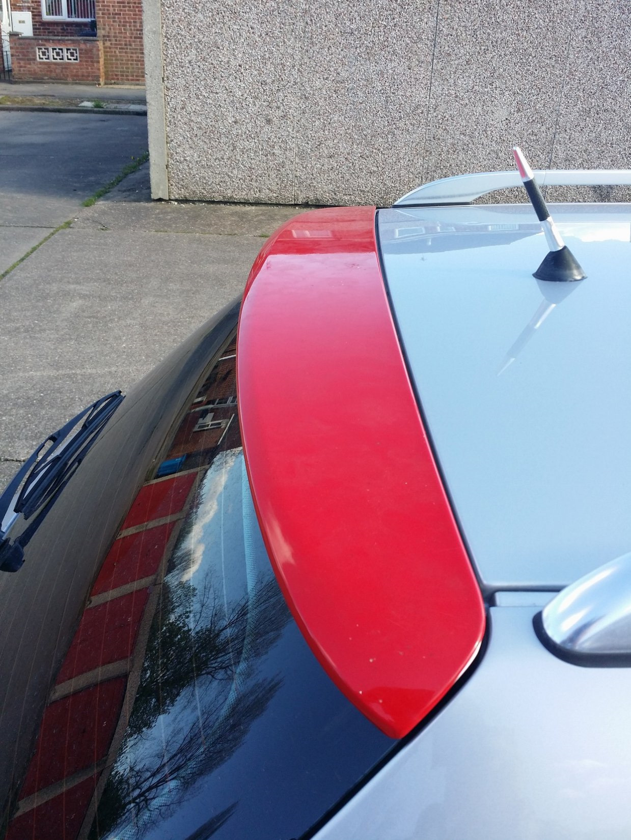 Toyota prius 20 спойлер под карбон. Работа спойлера. Спойлер с дефлекторами subaru. Работа спойлера. Спулер.