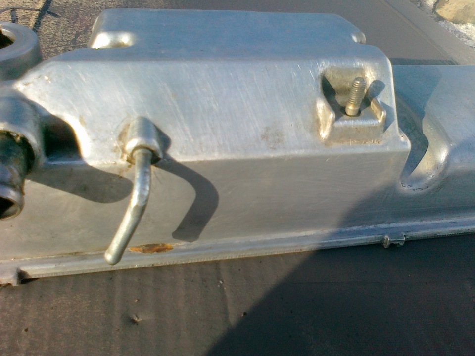 Засорился патрубок отсоса картерных газов в задроссельное пространство ...