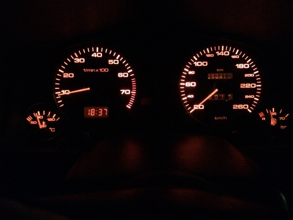 Изменения по салону №1 Панель приборов — Audi 80 (B4), 2 л, 1993 года