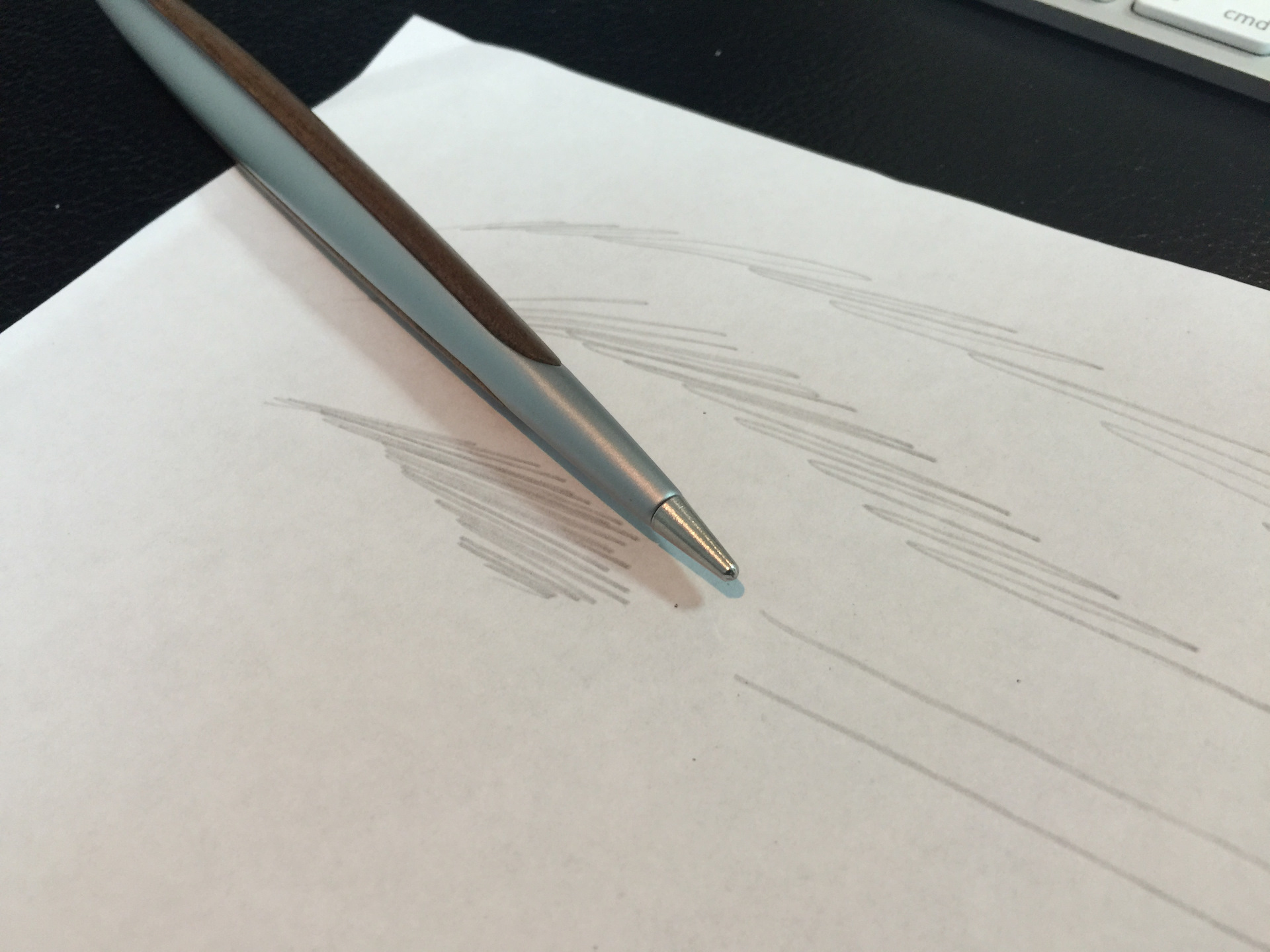 раньше писали пером. сопроводительное письмо рисунок. выдуманная история. писать вечный. вечно пишущая ручка.