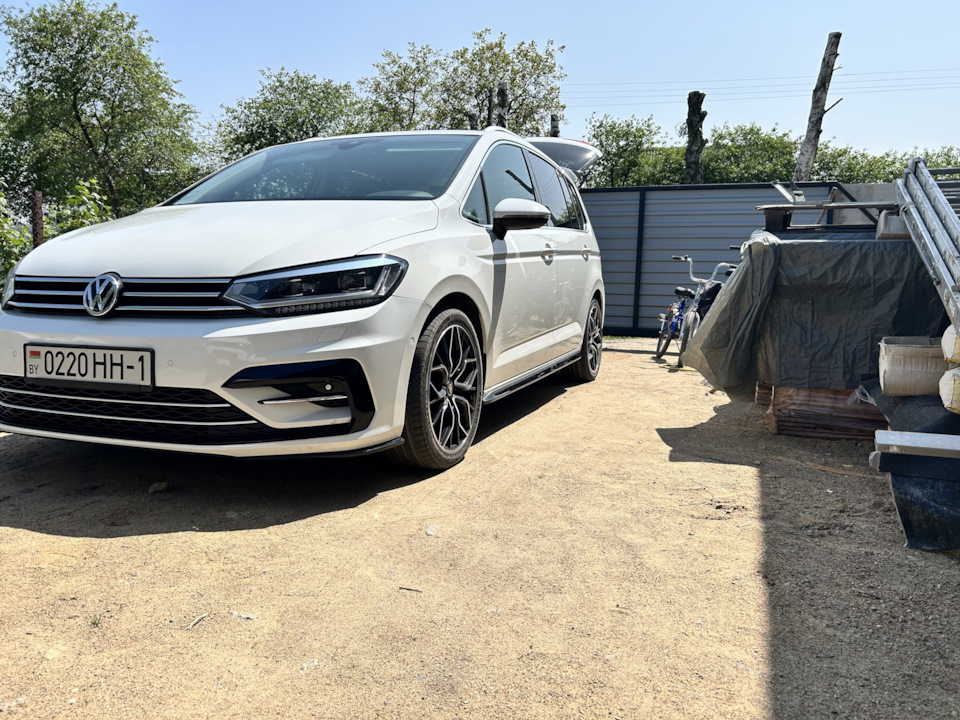 Установка накладок на пороги — Volkswagen Touran (2G), 2 л, 2018 года ...