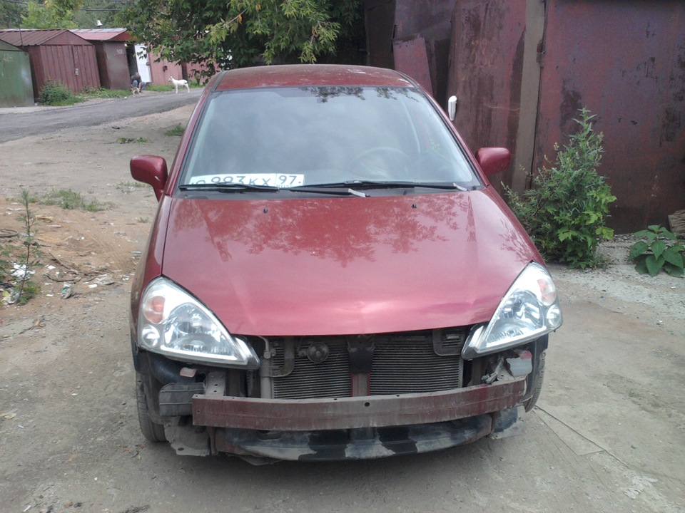 Подранили бусинку :( — Suzuki Liana, 1,6 л, 2003 года | ДТП | DRIVE2