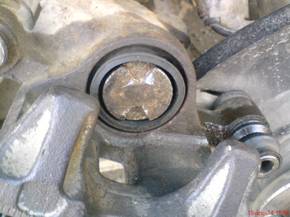 3.Замена задних торомозных колодок, чистка салона — Mazda Familia (BJ ...