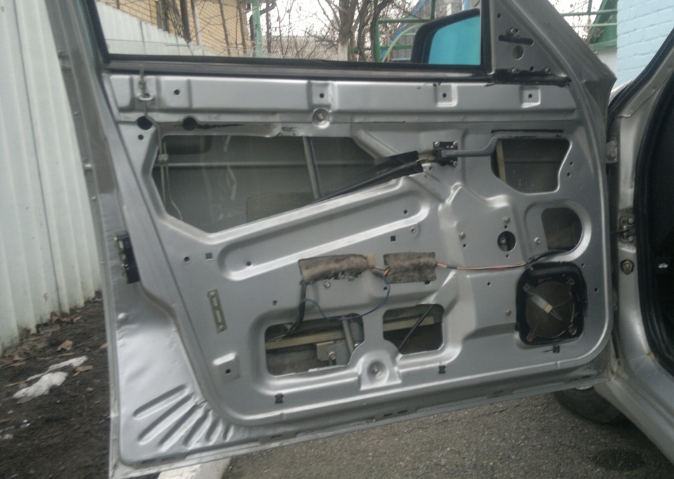 как поднять стекло