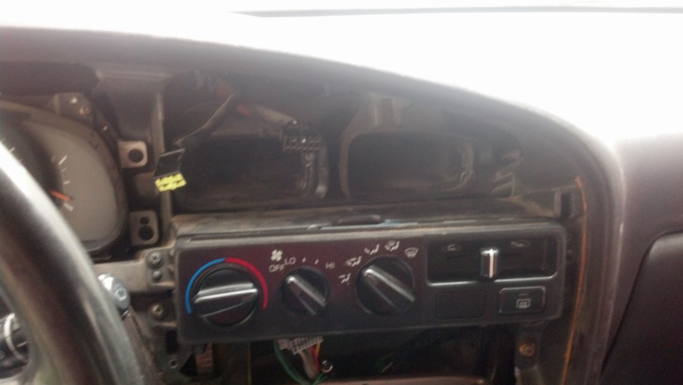 Замена лампочек в щитке приборов — Toyota Camry (XV10), 2,2 л, 1994 ...