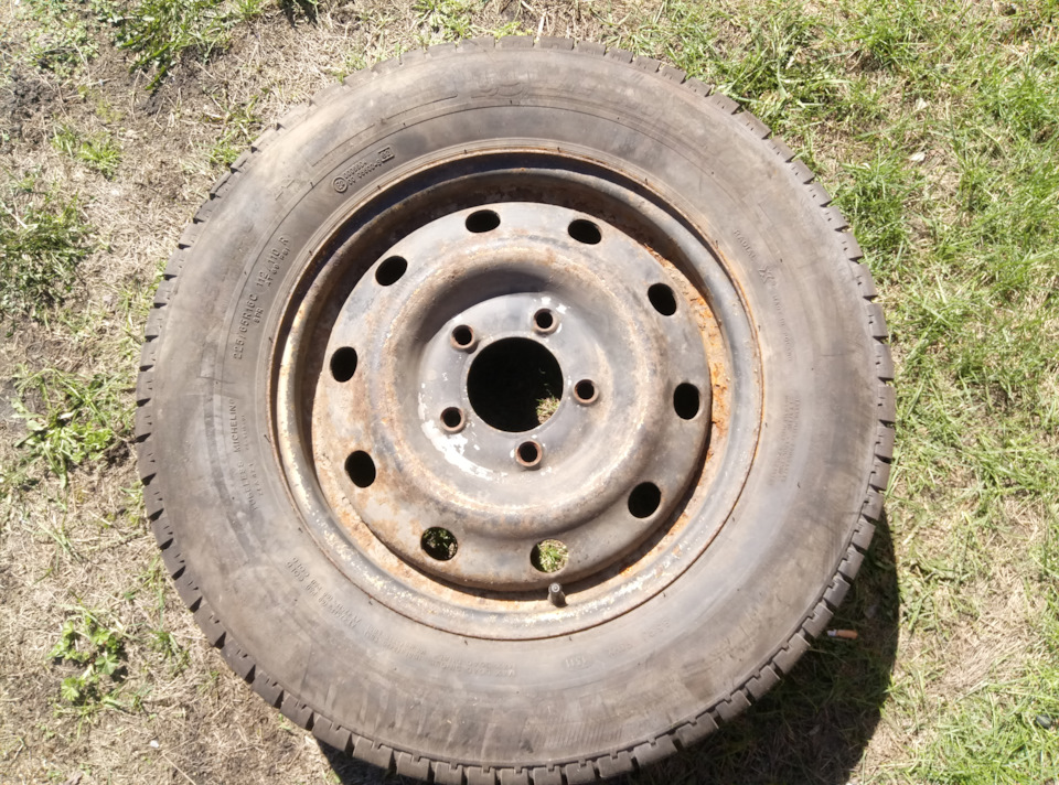 Шины летние Michelin 225/65 R16 на Lada 2123, Renault Master (3G), Ford ...