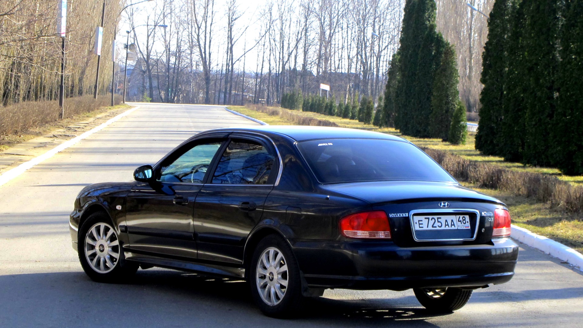 Hyundai sonata iv 2.0. Hyundai Sonata EF И Mercedes. Юбка на сонату EF.