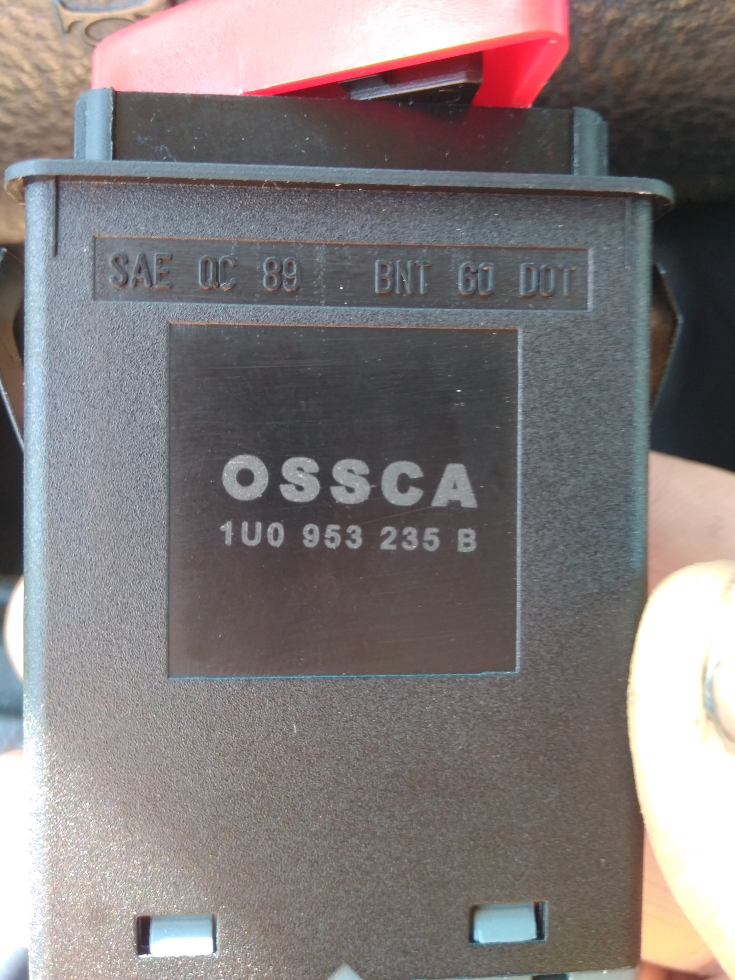 Где находится реле поворотов шкода октавия аварийка и реле поворотов - Skoda Octavia A4 Mk1, 1,4 л, 2007 года своими руками