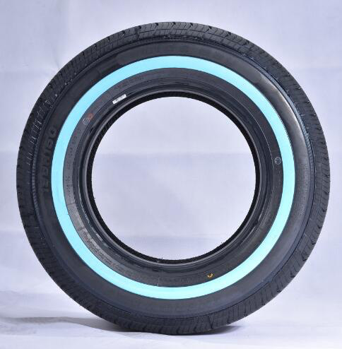 White wall tires (покрышки с белой полосой) в продаже.