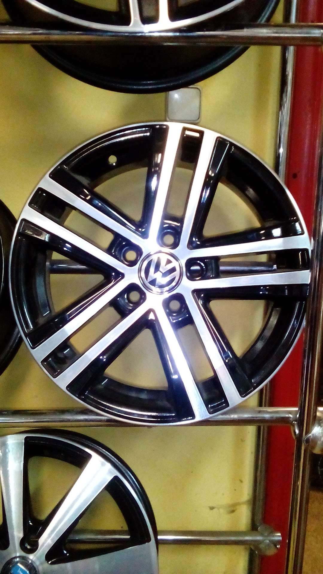 Литые диски 15/5*100 Tech-Line 545 BD40 57,1 J6 3537 — Volkswagen Polo ...