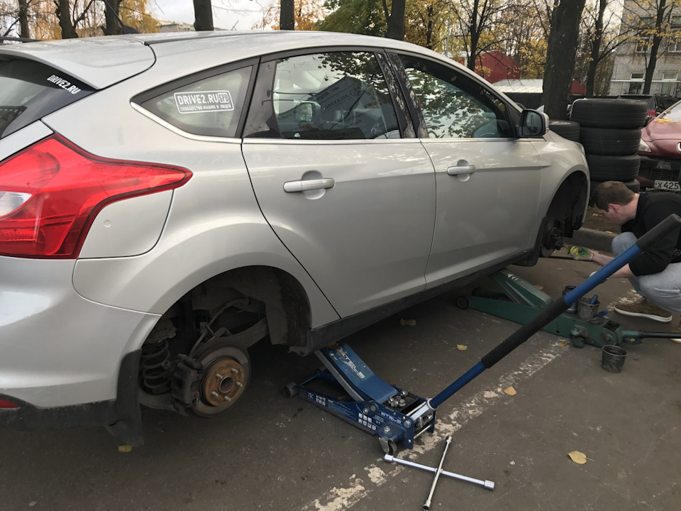 24.10_переобувка на зимнюю резину — Ford Focus III Hatchback, 1,6 л ...