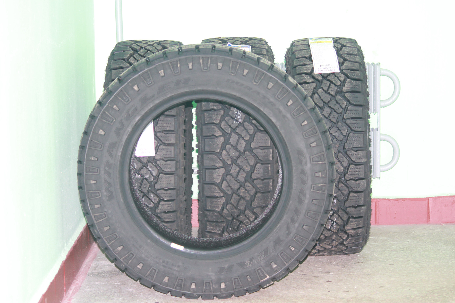 Wrangler Duratrac 265/60 r18. Goodyear Wrangler Duratrac 265 60. Шины Goodyear Wrangler Duratrac 265/60 r18 110s. 325/60 R20.