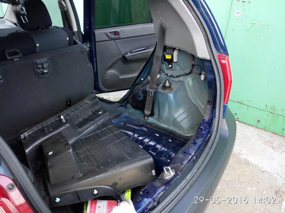 Как снять обшивку багажника хендай гетц Сабик в багажнике - Hyundai Getz, 1,4 л, 2008 года автозвук DRIVE2