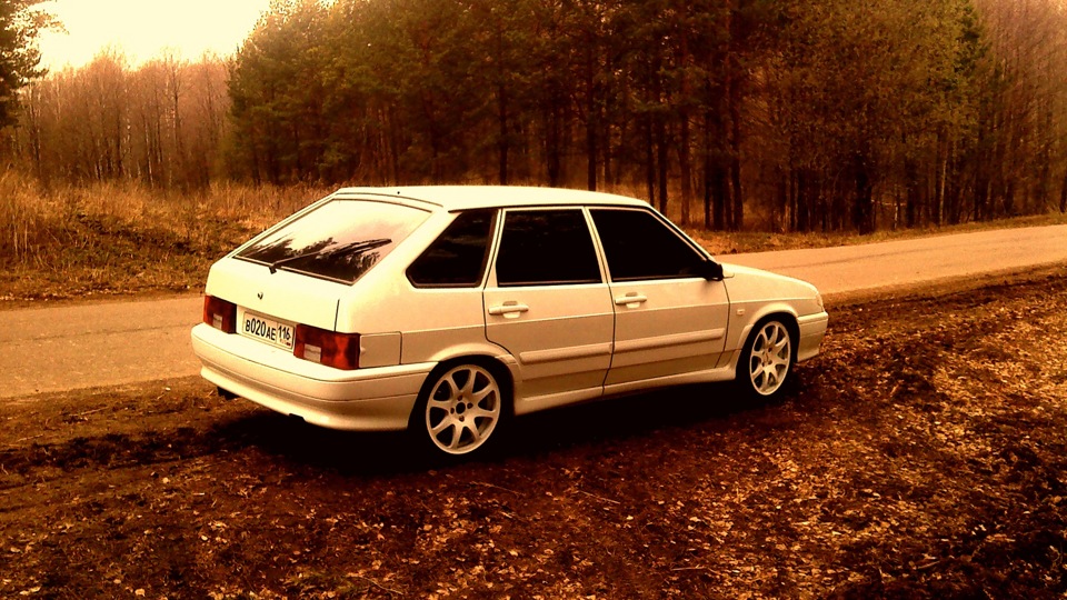 960 ваз 2114 белая с черной крышей