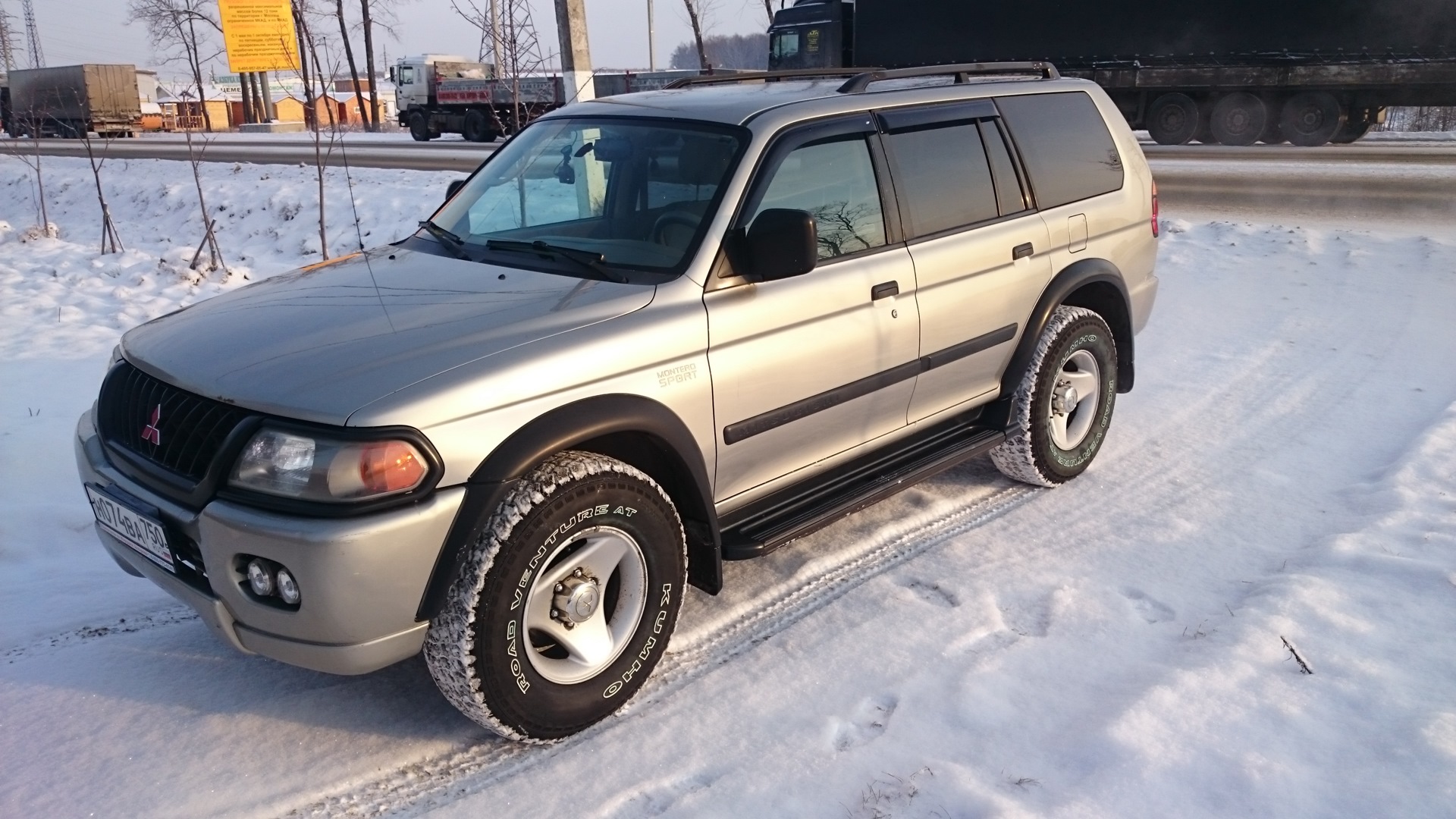 Монтеро москва. Мицубиси Монтеро спорт 2000. Montero Sport 2001. Mitsubishi Montero Sport 2001. Мицубиси Монтеро 2000 года.