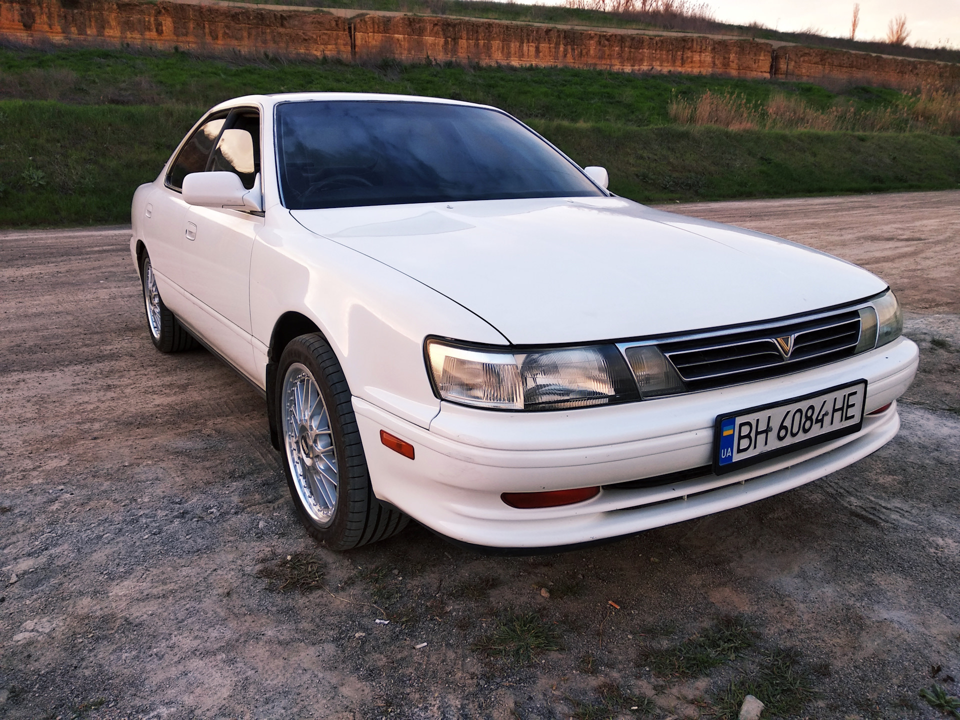 Toyota vista sv30. Toyota Vista 30. Toyota Vista 1992. Тойота Виста 1992. Toyota Vista 2.