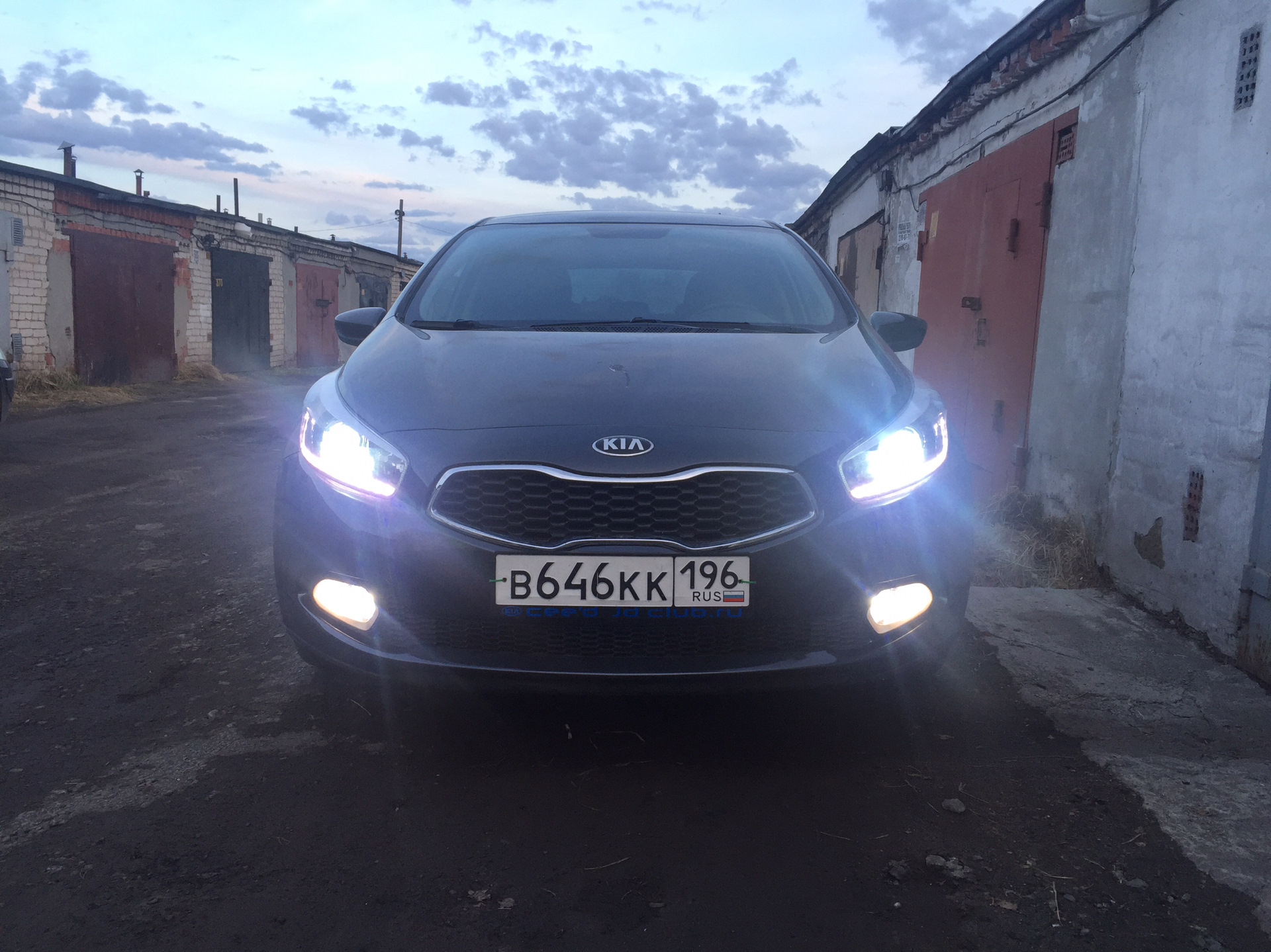 Ближний свет ceed jd. Диодные лампы ближнего света Киа СИД 2016. Led лампы Kia Ceed JD. Kia Ceed 2013 ксенон адаптивный.