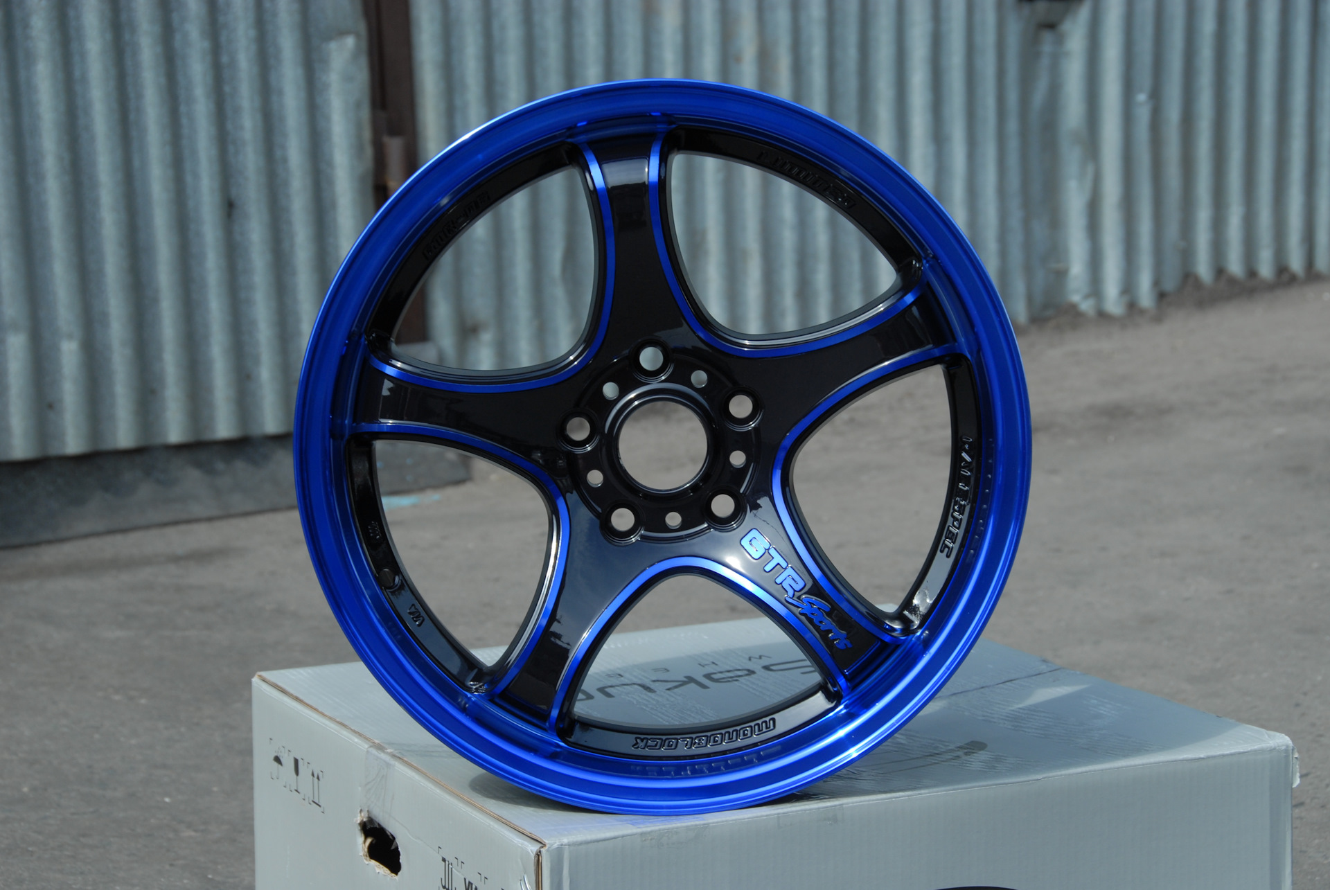 Диски r17 114.3. Sakura Wheels 395 r15. Sakura Wheels r17 5x114.3. Sakura Wheels r17 8j. Sakura Wheels r17 7,5j ет42.