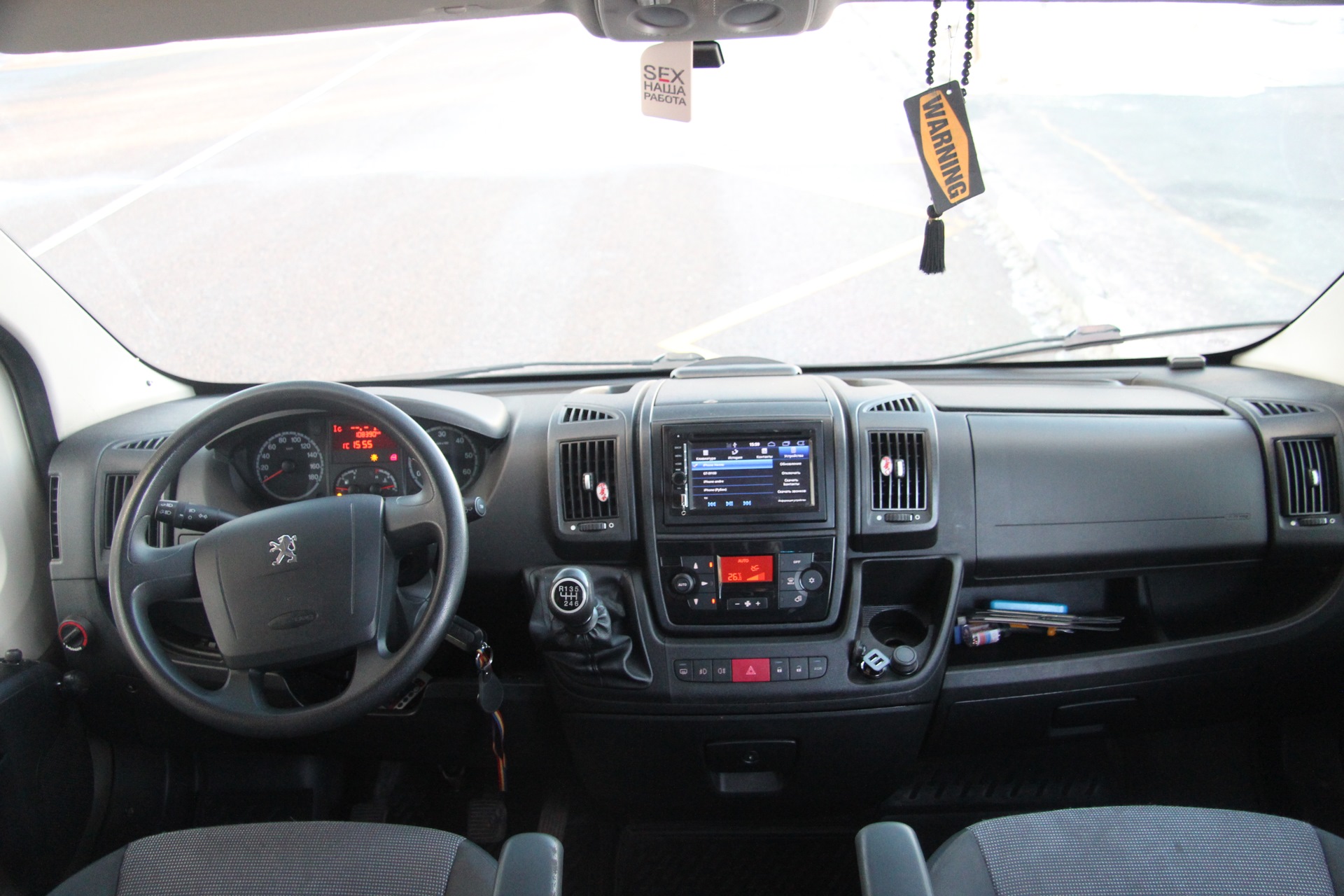 Peugeot Boxer 2010 салон