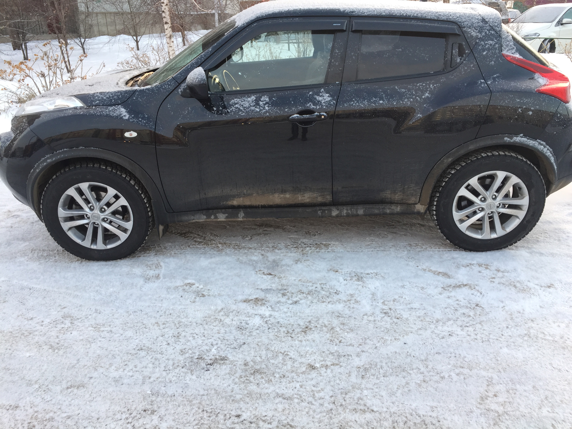 225/60 R17 — Nissan Juke (1G), 1,6 л, 2011 года | шины | DRIVE2