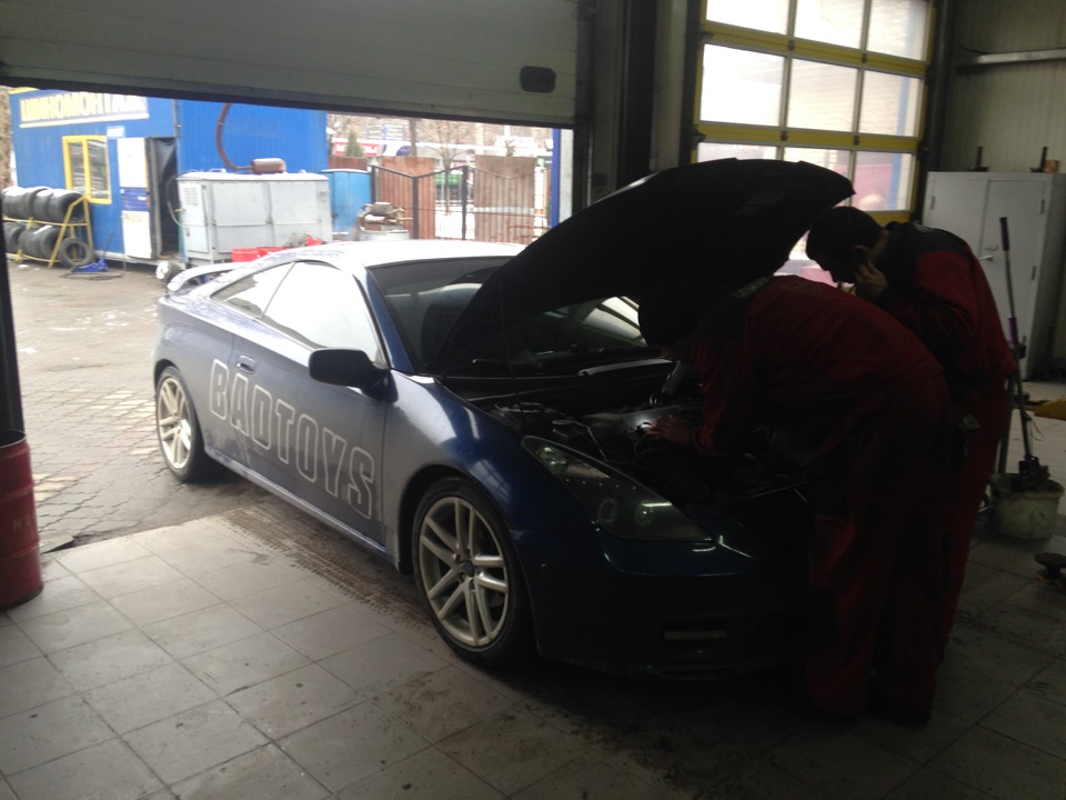 Сегодня искали маленького сверчка под капотом, не нашли( — Toyota ...