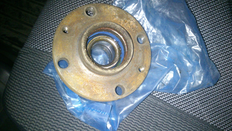 ступица — LADA 21104, 1,5 л., 2001 года | запчасти | DRIVE2