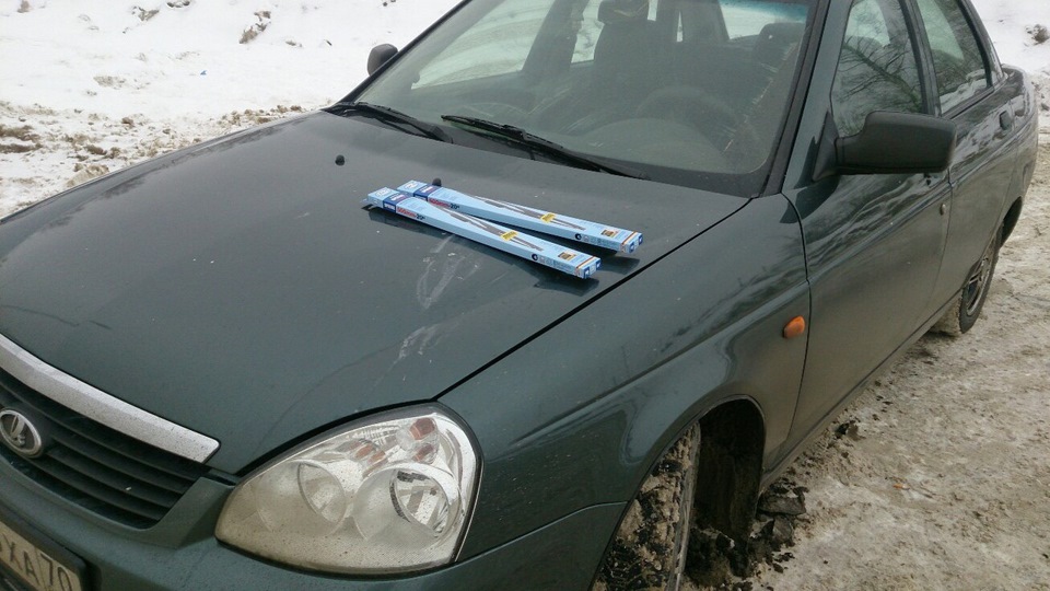 новые дворники — Lada Приора седан, 1,5 л, 2011 года | аксессуары | DRIVE2