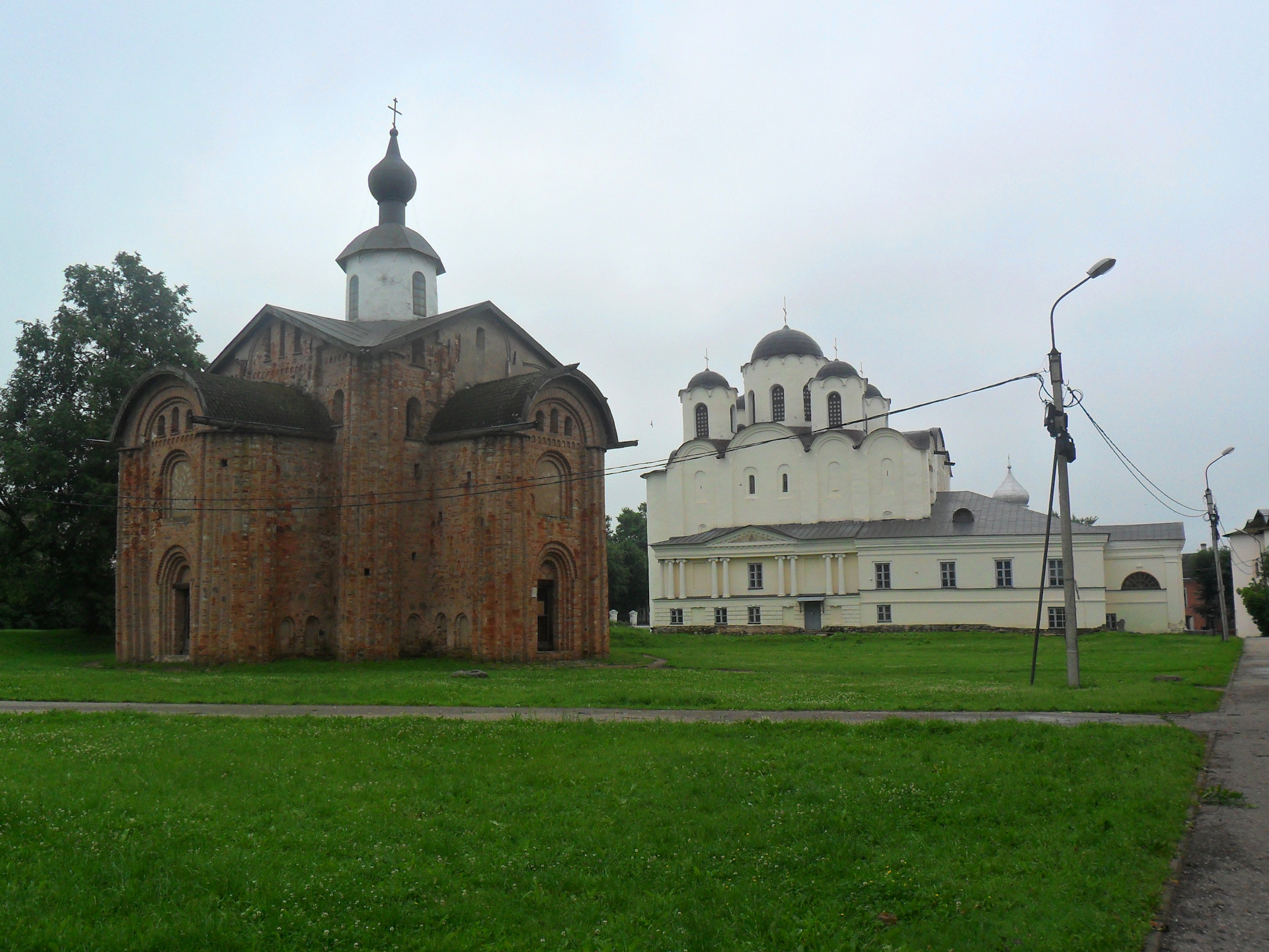 Воротная башня гостиного двора