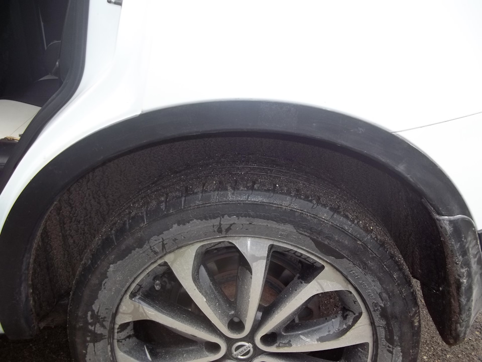 Накладка на арку — Nissan Qashqai (1G), 1,6 л, 2013 года | своими ...