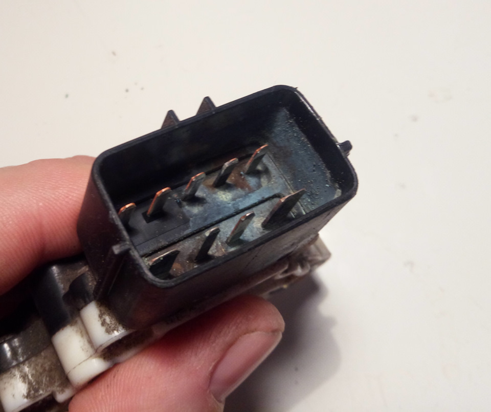 Загорелась лампочка HOLD и жена всегда мёрзнет — Mazda Demio (1G), 1,5 ...