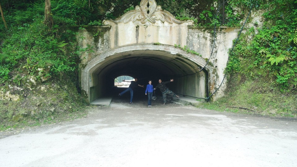 Н.Афон, у заброшенной станции — Mitsubishi Pajero (2G)