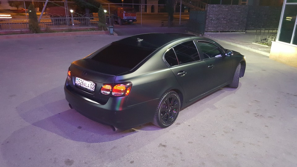 Красный хамелеон Lexus gs300