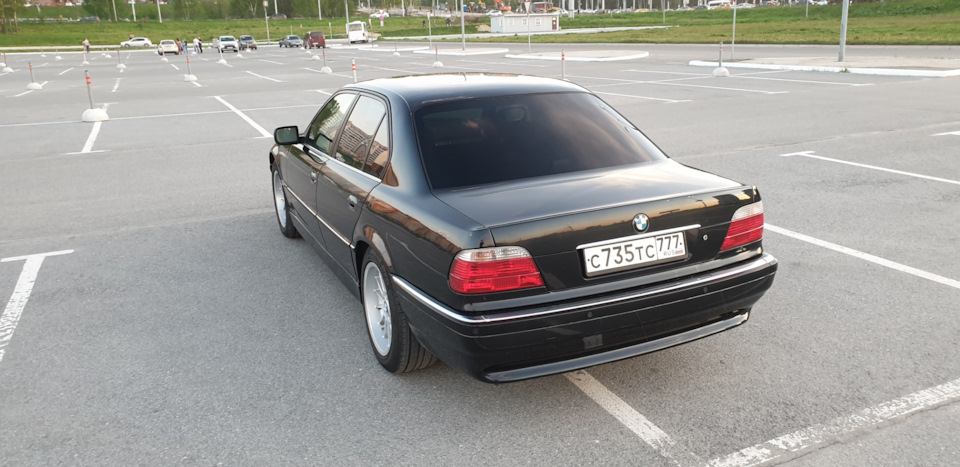 Фото в бортжурнале BMW 7 series (E38)