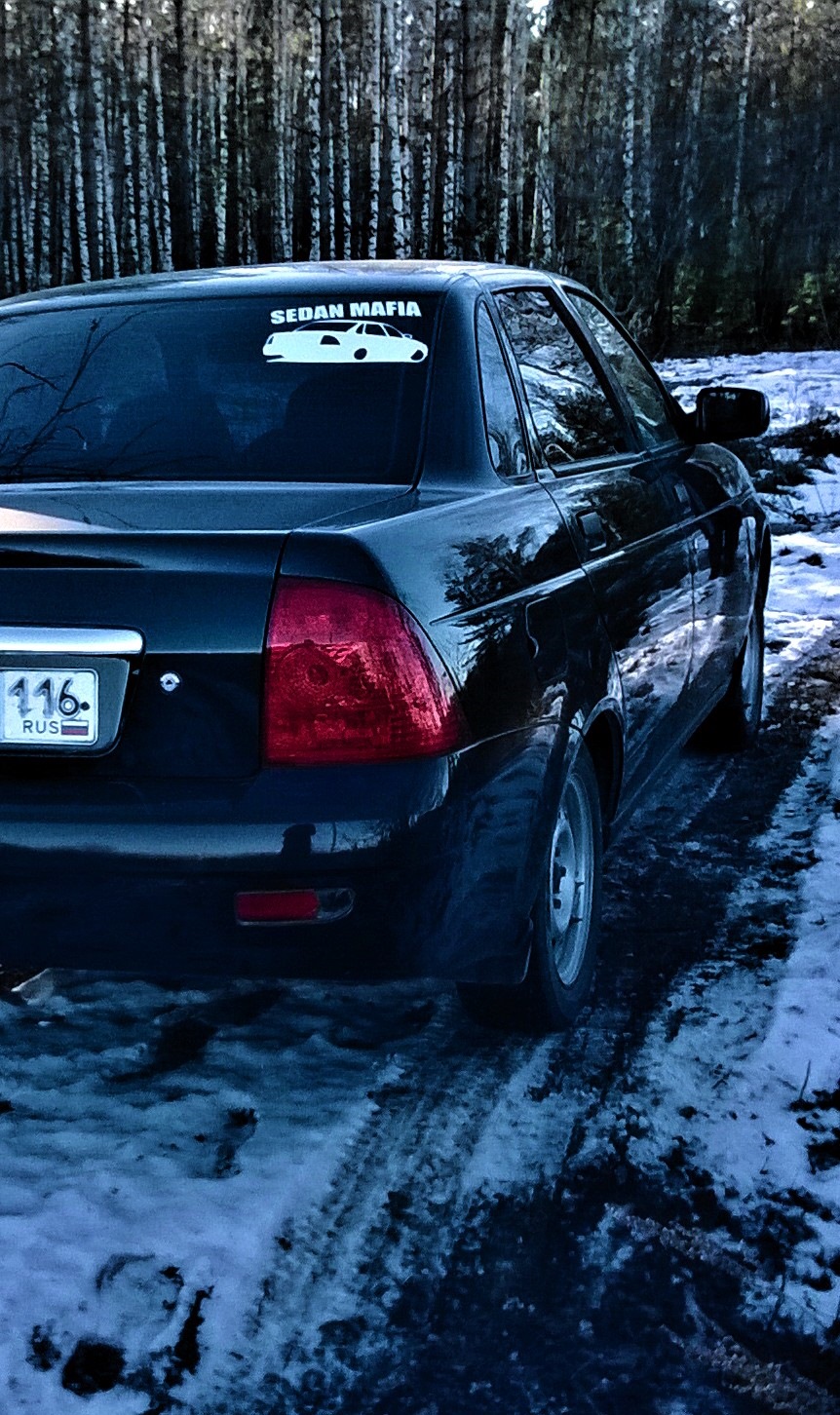 задние фары в красный(пленка) — Lada Приора седан, 1,6 л, 2008 года ...