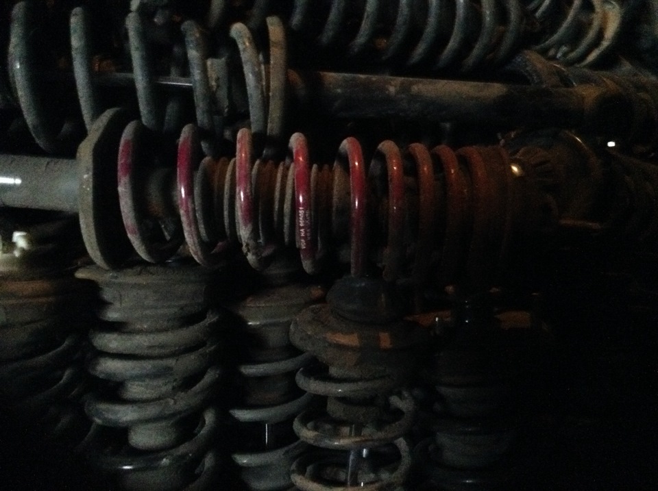 Пружины Vogtland — Volkswagen Vento, 1,8 л, 1994 года | запчасти | DRIVE2