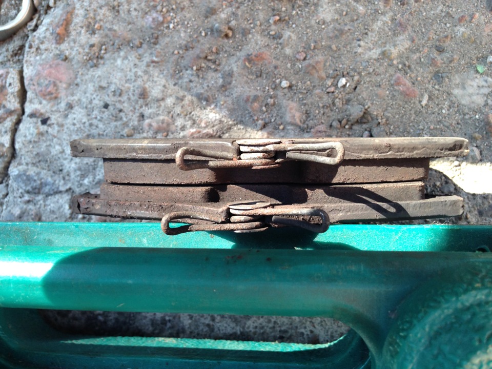 Скрип тормозов при движении TRW — Citroen C2, 1,4 л, 2004 года | своими ...