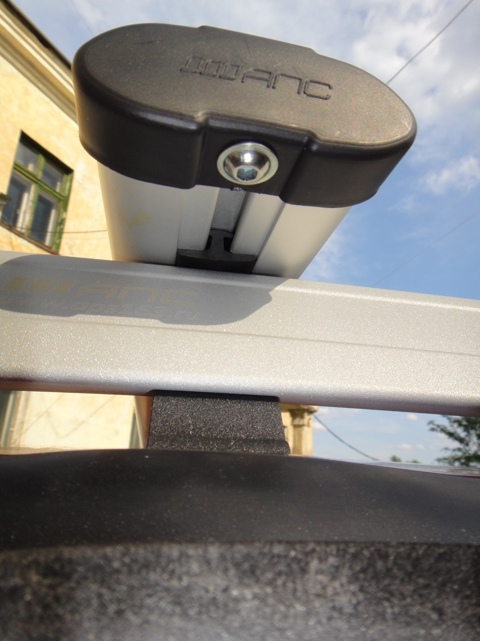 a7ae858s 960 Как крепить поперечины к рейлингам